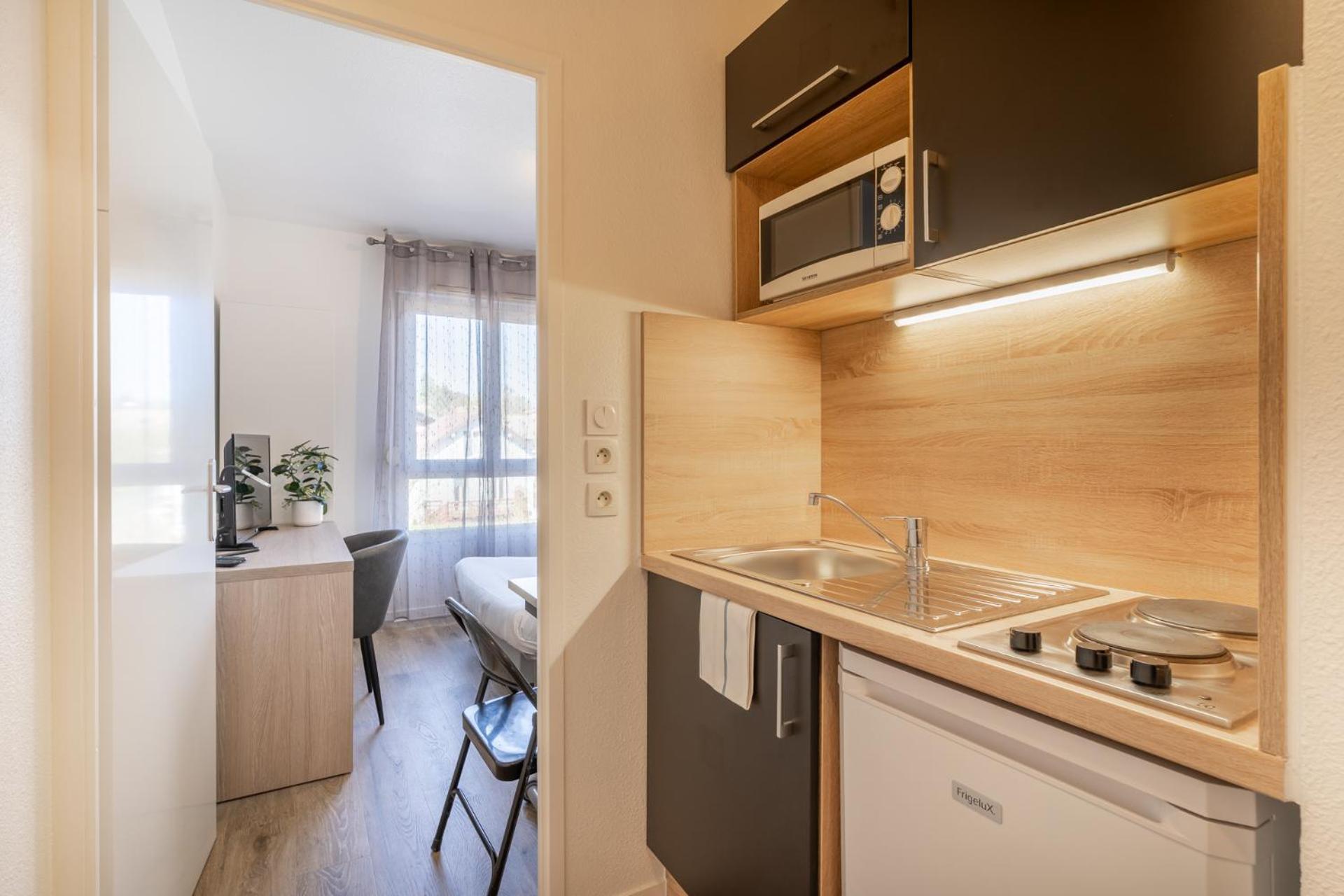 Sejours & Affaires Annecy Le Pont Neuf Aparthotel Cran-Gevrier Exterior photo