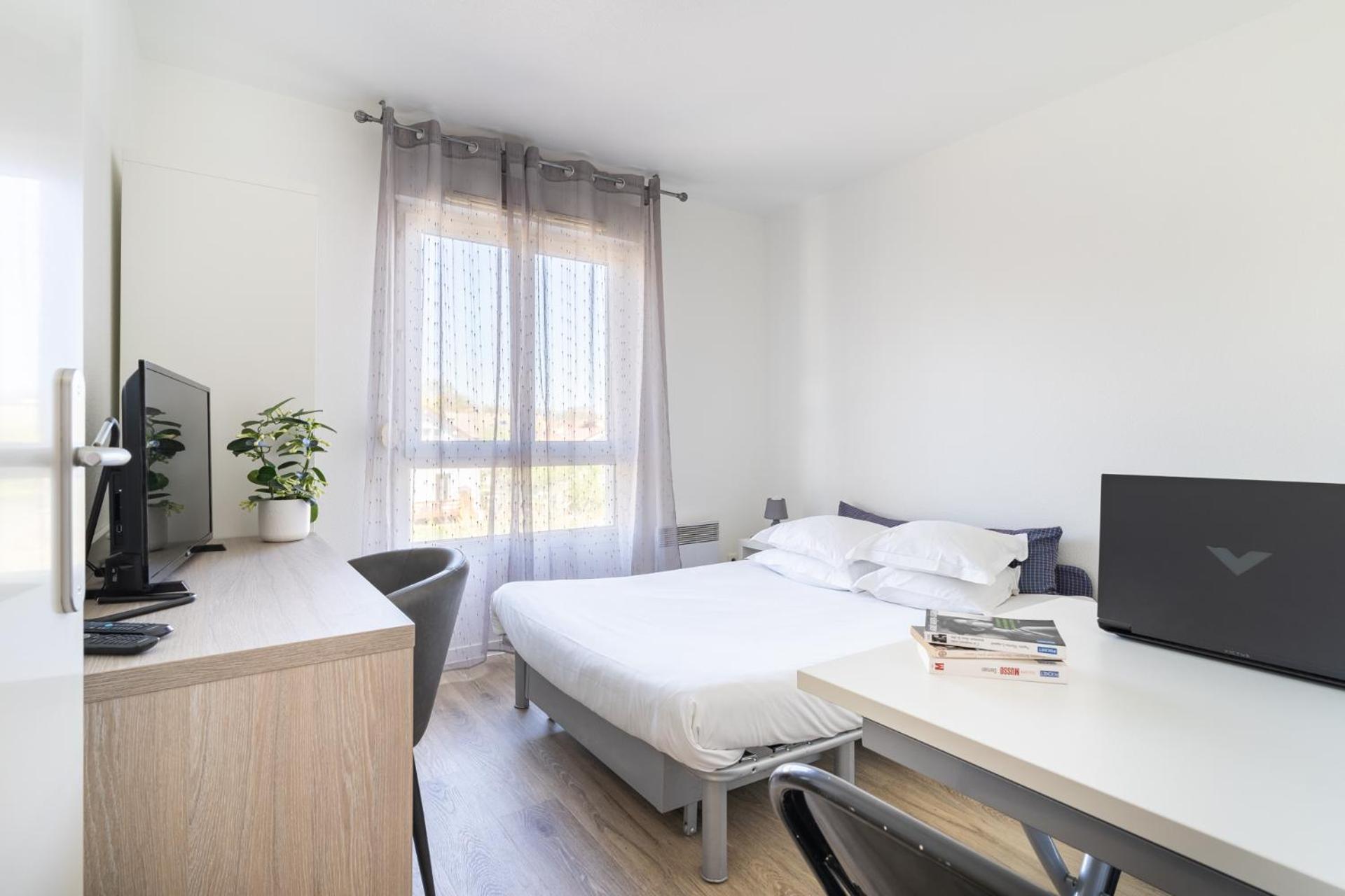 Sejours & Affaires Annecy Le Pont Neuf Aparthotel Cran-Gevrier Exterior photo